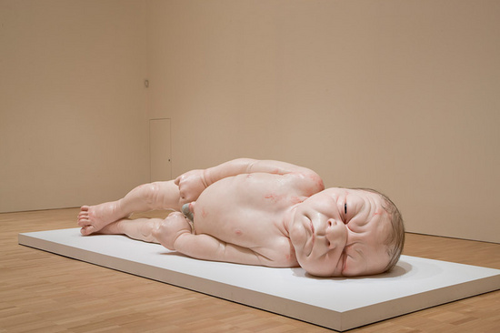 Ron_Mueck_a_girl_2006